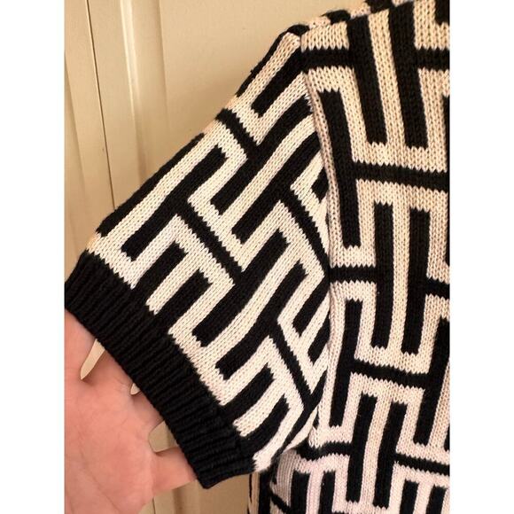 Halston Printed Sweater Top Size Medium - Picture 5 of 6